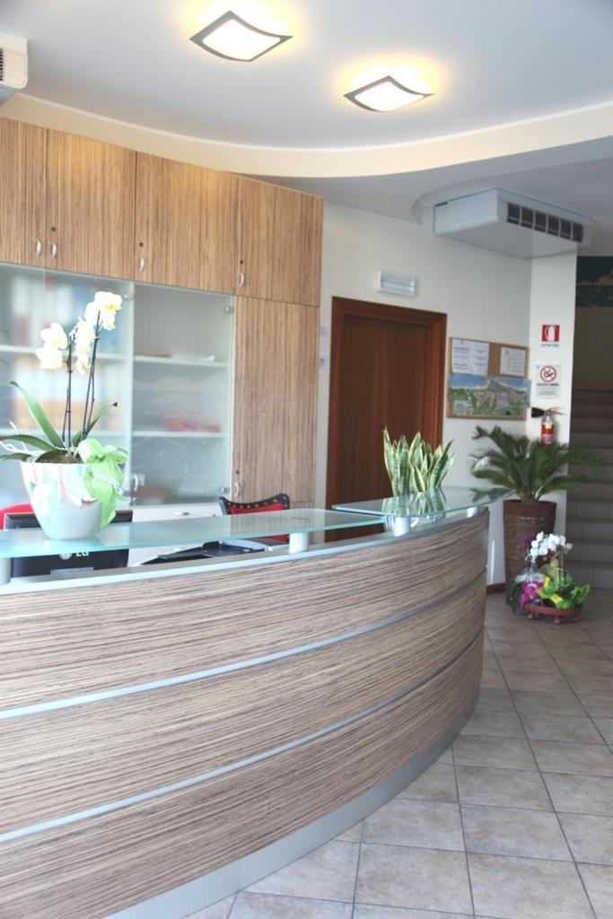 קאורלה Aparthotel Gioia מראה חיצוני תמונה