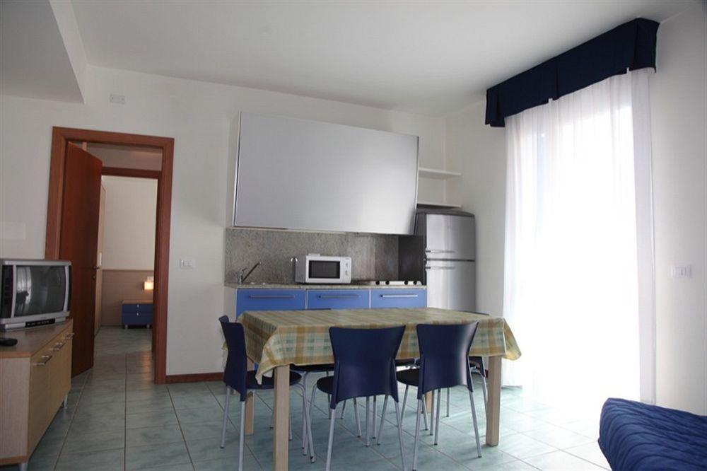 קאורלה Aparthotel Gioia מראה חיצוני תמונה